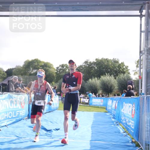 25.08.2024 - Elbe Triathlon Hamburg H.Heesch http://msf.ph/oto/6838273 25.08.2024 10:23:32 Ziel 64, 86 meine-sportfotos.de