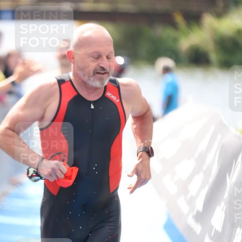 25.08.2024 - Elbe Triathlon Hamburg H.Heesch http://msf.ph/oto/6838275 25.08.2024 14:04:58 Schwimmen 1, 2, 14, 26, 27, 31 meine-sportfotos.de