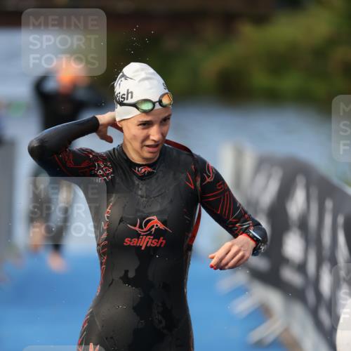 25.08.2024 - Elbe Triathlon Hamburg H.Heesch http://msf.ph/oto/6838278 25.08.2024 08:41:24 Schwimmen 109, 180 meine-sportfotos.de