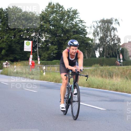 25.08.2024 - Elbe Triathlon Hamburg Fuchs,  Jonas http://msf.ph/oto/6838279 25.08.2024 08:53:07 Radfahren 110, 153, 117, 139 meine-sportfotos.de