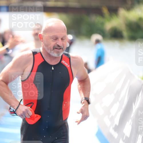 25.08.2024 - Elbe Triathlon Hamburg H.Heesch http://msf.ph/oto/6838280 25.08.2024 14:04:59 Schwimmen 1, 2, 14, 26, 27, 31 meine-sportfotos.de