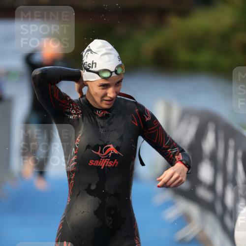 25.08.2024 - Elbe Triathlon Hamburg H.Heesch http://msf.ph/oto/6838282 25.08.2024 08:41:24 Schwimmen 109, 180 meine-sportfotos.de