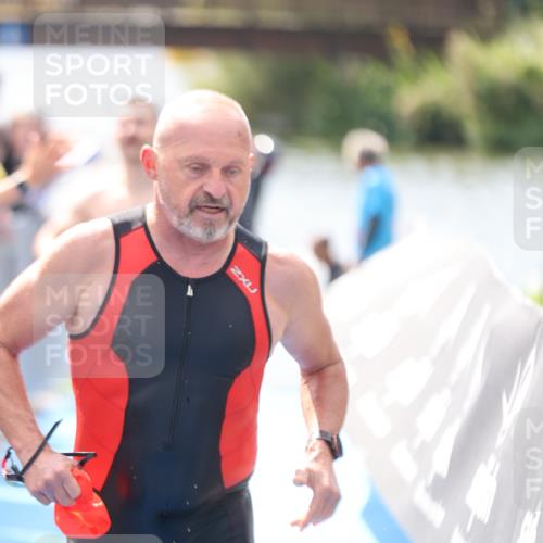 25.08.2024 - Elbe Triathlon Hamburg H.Heesch http://msf.ph/oto/6838287 25.08.2024 14:04:59 Schwimmen 1, 2, 14, 26, 27, 31 meine-sportfotos.de