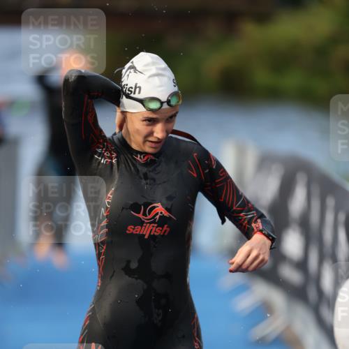 25.08.2024 - Elbe Triathlon Hamburg H.Heesch http://msf.ph/oto/6838288 25.08.2024 08:41:24 Schwimmen 109, 180 meine-sportfotos.de