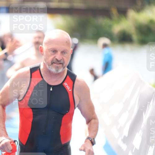 25.08.2024 - Elbe Triathlon Hamburg H.Heesch http://msf.ph/oto/6838292 25.08.2024 14:04:59 Schwimmen 1, 2, 14, 26, 27, 31 meine-sportfotos.de