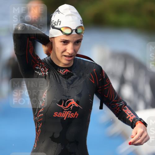 25.08.2024 - Elbe Triathlon Hamburg H.Heesch http://msf.ph/oto/6838293 25.08.2024 08:41:24 Schwimmen 109, 180 meine-sportfotos.de