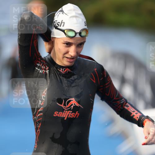25.08.2024 - Elbe Triathlon Hamburg H.Heesch http://msf.ph/oto/6838298 25.08.2024 08:41:24 Schwimmen 109, 180 meine-sportfotos.de