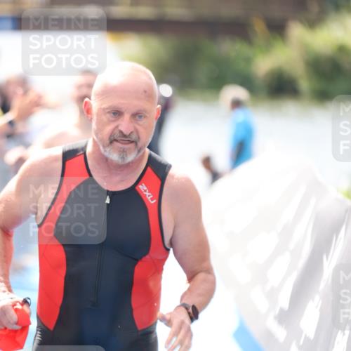 25.08.2024 - Elbe Triathlon Hamburg H.Heesch http://msf.ph/oto/6838299 25.08.2024 14:04:59 Schwimmen 1, 2, 14, 26, 27, 31 meine-sportfotos.de