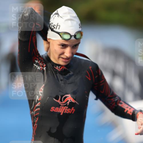 25.08.2024 - Elbe Triathlon Hamburg H.Heesch http://msf.ph/oto/6838301 25.08.2024 08:41:24 Schwimmen 109, 180 meine-sportfotos.de