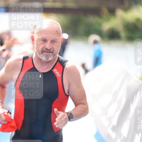 25.08.2024 - Elbe Triathlon Hamburg H.Heesch http://msf.ph/oto/6838304 25.08.2024 14:04:59 Schwimmen 1, 2, 14, 26, 27, 31 meine-sportfotos.de