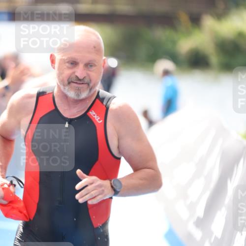 25.08.2024 - Elbe Triathlon Hamburg H.Heesch http://msf.ph/oto/6838306 25.08.2024 14:04:59 Schwimmen 1, 2, 14, 26, 27, 31 meine-sportfotos.de