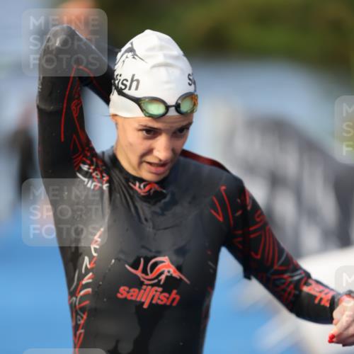 25.08.2024 - Elbe Triathlon Hamburg H.Heesch http://msf.ph/oto/6838307 25.08.2024 08:41:24 Schwimmen 109, 180 meine-sportfotos.de