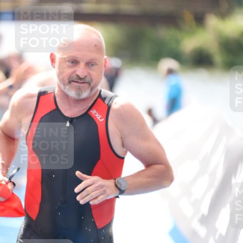 25.08.2024 - Elbe Triathlon Hamburg H.Heesch http://msf.ph/oto/6838310 25.08.2024 14:04:59 Schwimmen 1, 2, 14, 26, 27, 31 meine-sportfotos.de