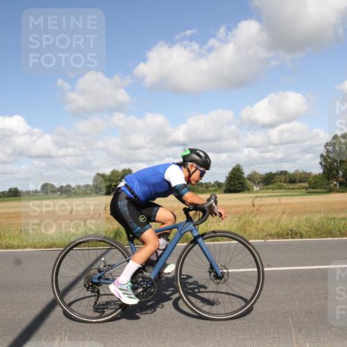 25.08.2024 - Elbe Triathlon Hamburg Fuchs,  Jonas http://msf.ph/oto/6838311 25.08.2024 10:51:49 Radfahren 756, 1564, 1505, 606, 1587, 735, 518 meine-sportfotos.de