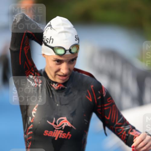 25.08.2024 - Elbe Triathlon Hamburg H.Heesch http://msf.ph/oto/6838313 25.08.2024 08:41:24 Schwimmen 109, 180 meine-sportfotos.de