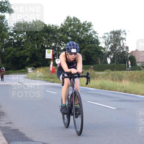 25.08.2024 - Elbe Triathlon Hamburg Fuchs,  Jonas http://msf.ph/oto/6838314 25.08.2024 08:53:09 Radfahren 110, 153, 117, 139, 38 meine-sportfotos.de