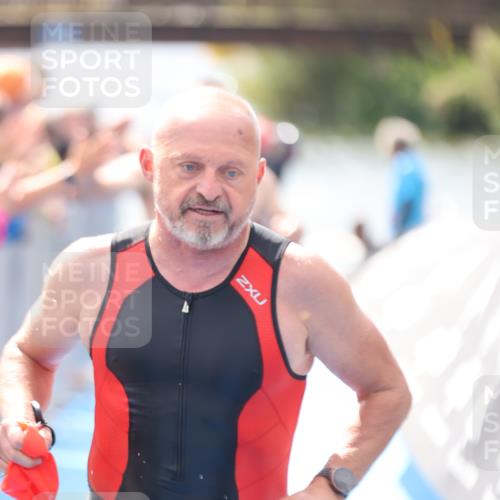 25.08.2024 - Elbe Triathlon Hamburg H.Heesch http://msf.ph/oto/6838319 25.08.2024 14:04:59 Schwimmen 1, 2, 14, 26, 27, 31 meine-sportfotos.de