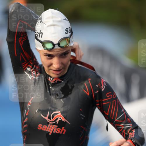 25.08.2024 - Elbe Triathlon Hamburg H.Heesch http://msf.ph/oto/6838329 25.08.2024 08:41:24 Schwimmen 109, 180 meine-sportfotos.de