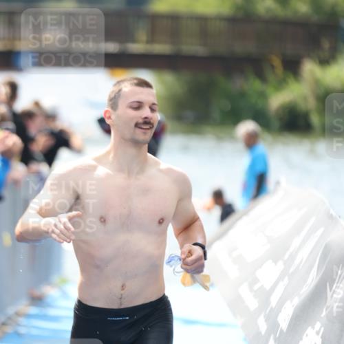 25.08.2024 - Elbe Triathlon Hamburg H.Heesch http://msf.ph/oto/6838339 25.08.2024 14:05:00 Schwimmen 1, 2, 14, 26, 27, 31 meine-sportfotos.de
