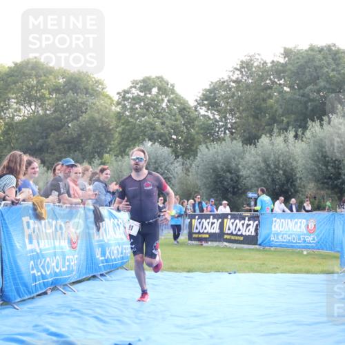 25.08.2024 - Elbe Triathlon Hamburg H.Heesch http://msf.ph/oto/6838344 25.08.2024 10:23:55 Ziel 91 meine-sportfotos.de