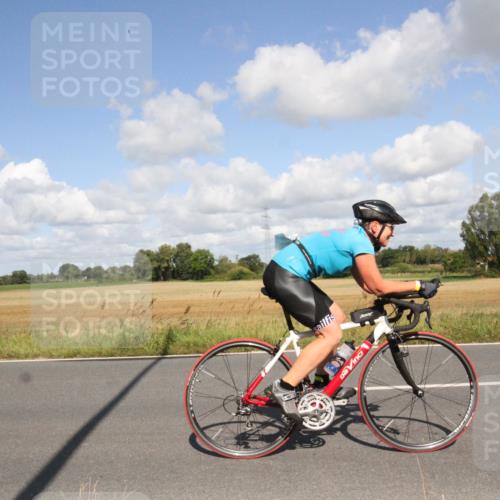 25.08.2024 - Elbe Triathlon Hamburg Fuchs,  Jonas http://msf.ph/oto/6838349 25.08.2024 10:52:19 Radfahren 1423, 1571, 1581, 755 meine-sportfotos.de