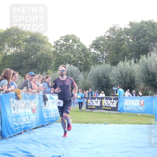 25.08.2024 - Elbe Triathlon Hamburg H.Heesch http://msf.ph/oto/6838350 25.08.2024 10:23:55 Ziel 91 meine-sportfotos.de
