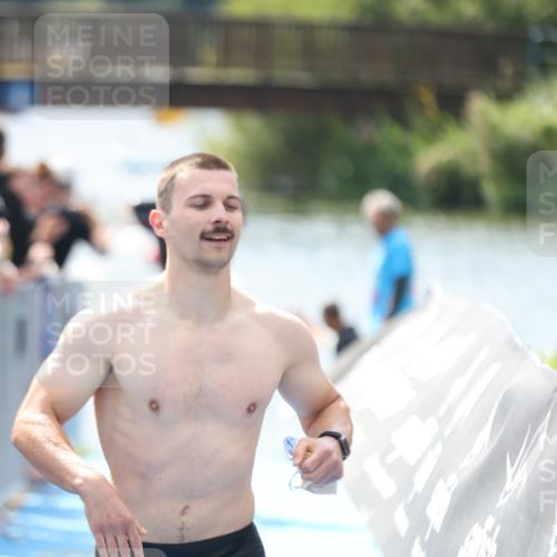 25.08.2024 - Elbe Triathlon Hamburg H.Heesch http://msf.ph/oto/6838354 25.08.2024 14:05:00 Schwimmen 1, 2, 14, 26, 27, 31 meine-sportfotos.de