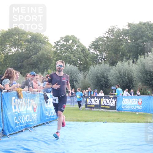 25.08.2024 - Elbe Triathlon Hamburg H.Heesch http://msf.ph/oto/6838372 25.08.2024 10:23:55 Ziel 91 meine-sportfotos.de