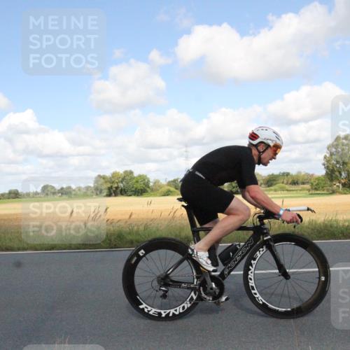 25.08.2024 - Elbe Triathlon Hamburg Fuchs,  Jonas http://msf.ph/oto/6838373 25.08.2024 10:52:30 Radfahren 796, 1480, 1599, 1558 meine-sportfotos.de