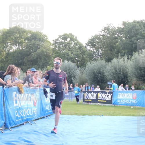 25.08.2024 - Elbe Triathlon Hamburg H.Heesch http://msf.ph/oto/6838378 25.08.2024 10:23:55 Ziel 91 meine-sportfotos.de
