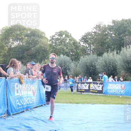 25.08.2024 - Elbe Triathlon Hamburg H.Heesch http://msf.ph/oto/6838385 25.08.2024 10:23:55 Ziel 91 meine-sportfotos.de