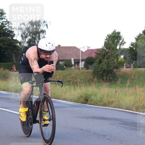 25.08.2024 - Elbe Triathlon Hamburg Fuchs,  Jonas http://msf.ph/oto/6838388 25.08.2024 08:53:15 Radfahren 117, 139, 38, 37, 172, 167 meine-sportfotos.de