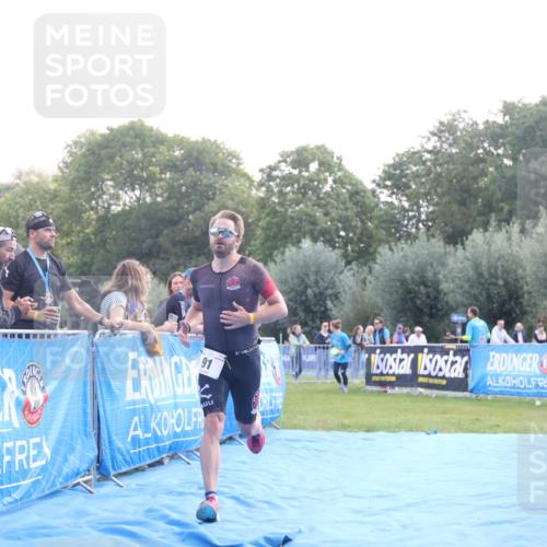 25.08.2024 - Elbe Triathlon Hamburg H.Heesch http://msf.ph/oto/6838395 25.08.2024 10:23:55 Ziel 91 meine-sportfotos.de