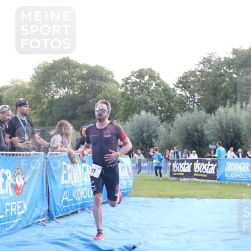 25.08.2024 - Elbe Triathlon Hamburg H.Heesch http://msf.ph/oto/6838399 25.08.2024 10:23:55 Ziel 91 meine-sportfotos.de
