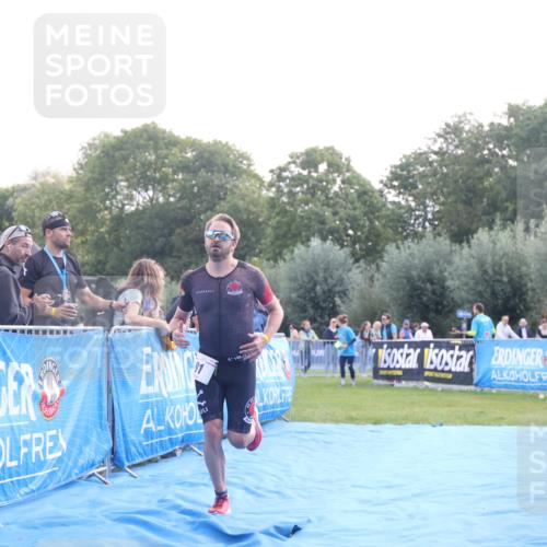 25.08.2024 - Elbe Triathlon Hamburg H.Heesch http://msf.ph/oto/6838411 25.08.2024 10:23:55 Ziel 91 meine-sportfotos.de