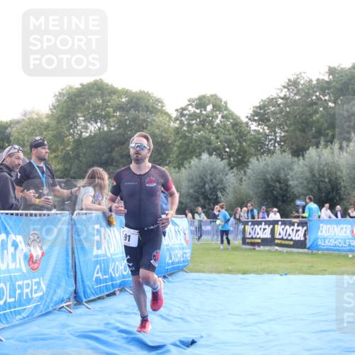 25.08.2024 - Elbe Triathlon Hamburg H.Heesch http://msf.ph/oto/6838416 25.08.2024 10:23:55 Ziel 91 meine-sportfotos.de