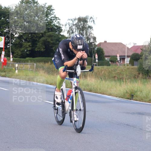 25.08.2024 - Elbe Triathlon Hamburg Fuchs,  Jonas http://msf.ph/oto/6838421 25.08.2024 08:53:17 Radfahren 139, 38, 37, 172, 167 meine-sportfotos.de