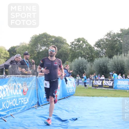25.08.2024 - Elbe Triathlon Hamburg H.Heesch http://msf.ph/oto/6838440 25.08.2024 10:23:55 Ziel 91 meine-sportfotos.de