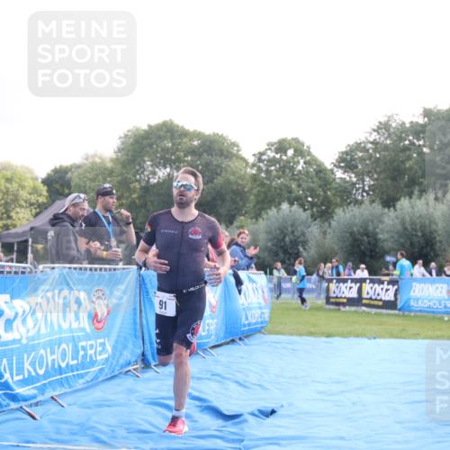 25.08.2024 - Elbe Triathlon Hamburg H.Heesch http://msf.ph/oto/6838447 25.08.2024 10:23:56 Ziel 91 meine-sportfotos.de