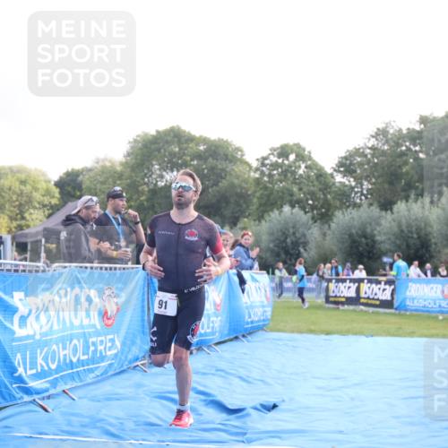 25.08.2024 - Elbe Triathlon Hamburg H.Heesch http://msf.ph/oto/6838452 25.08.2024 10:23:56 Ziel 91 meine-sportfotos.de