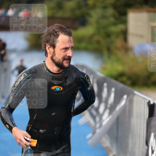 25.08.2024 - Elbe Triathlon Hamburg H.Heesch http://msf.ph/oto/6838456 25.08.2024 08:41:30 Schwimmen 109, 180 meine-sportfotos.de