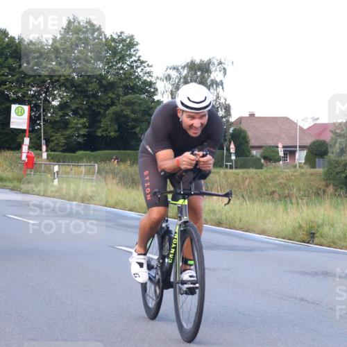 25.08.2024 - Elbe Triathlon Hamburg Fuchs,  Jonas http://msf.ph/oto/6838460 25.08.2024 08:53:19 Radfahren 38, 37, 172, 167 meine-sportfotos.de