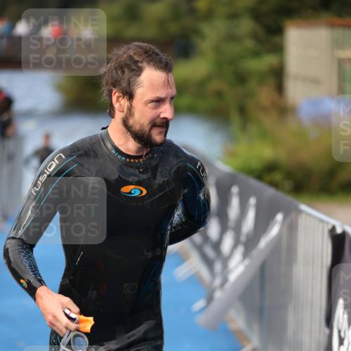 25.08.2024 - Elbe Triathlon Hamburg H.Heesch http://msf.ph/oto/6838461 25.08.2024 08:41:30 Schwimmen 109, 180 meine-sportfotos.de