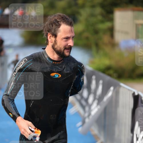 25.08.2024 - Elbe Triathlon Hamburg H.Heesch http://msf.ph/oto/6838466 25.08.2024 08:41:30 Schwimmen 109, 180 meine-sportfotos.de