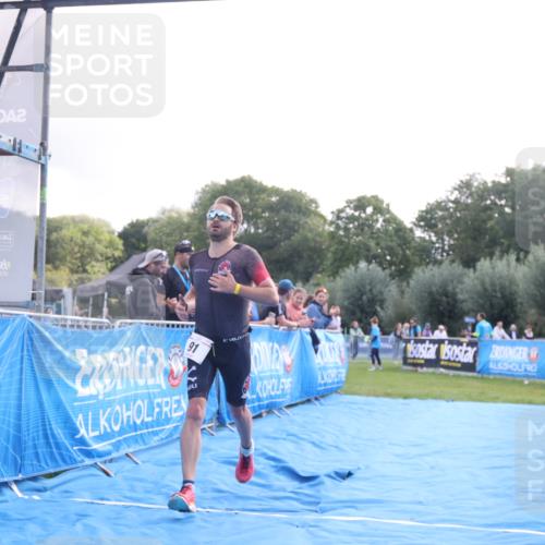 25.08.2024 - Elbe Triathlon Hamburg H.Heesch http://msf.ph/oto/6838469 25.08.2024 10:23:56 Ziel 91 meine-sportfotos.de
