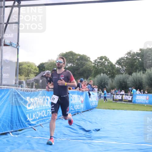 25.08.2024 - Elbe Triathlon Hamburg H.Heesch http://msf.ph/oto/6838474 25.08.2024 10:23:56 Ziel 91 meine-sportfotos.de