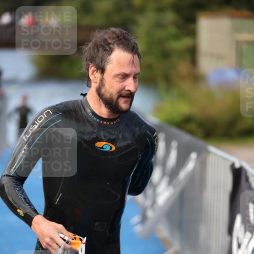 25.08.2024 - Elbe Triathlon Hamburg H.Heesch http://msf.ph/oto/6838477 25.08.2024 08:41:30 Schwimmen 109, 180 meine-sportfotos.de