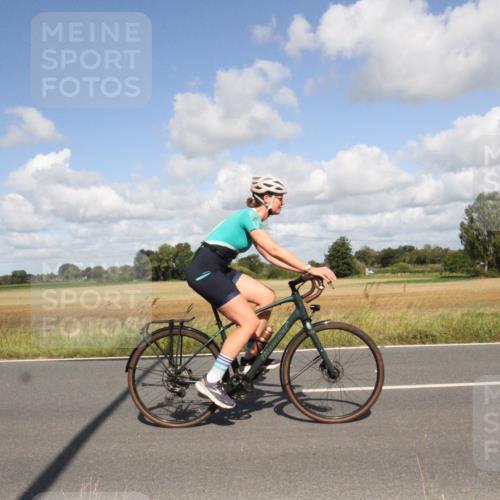 25.08.2024 - Elbe Triathlon Hamburg Fuchs,  Jonas http://msf.ph/oto/6838480 25.08.2024 10:53:12 Radfahren 1549, 1479 meine-sportfotos.de