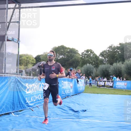 25.08.2024 - Elbe Triathlon Hamburg H.Heesch http://msf.ph/oto/6838482 25.08.2024 10:23:56 Ziel 91 meine-sportfotos.de