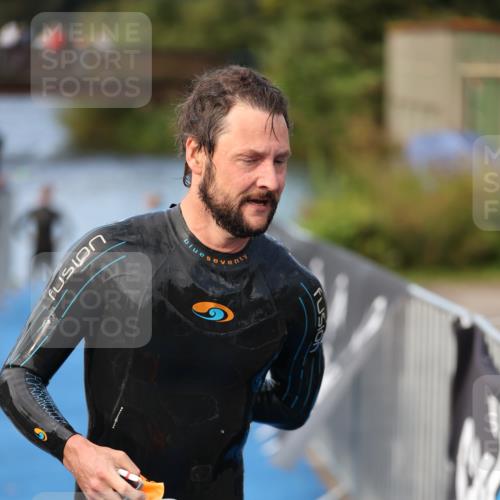 25.08.2024 - Elbe Triathlon Hamburg H.Heesch http://msf.ph/oto/6838484 25.08.2024 08:41:30 Schwimmen 109, 180 meine-sportfotos.de